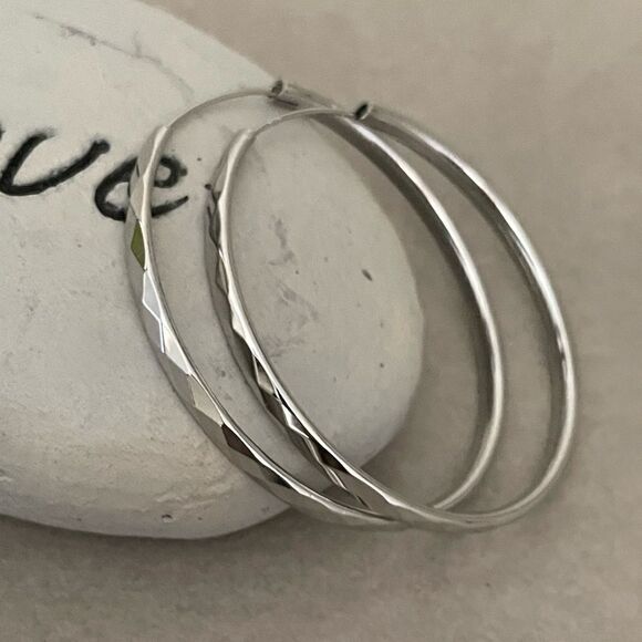 NEW 925 Sterling Diamond Cut Hoop Earrings - Picture 5 of 11